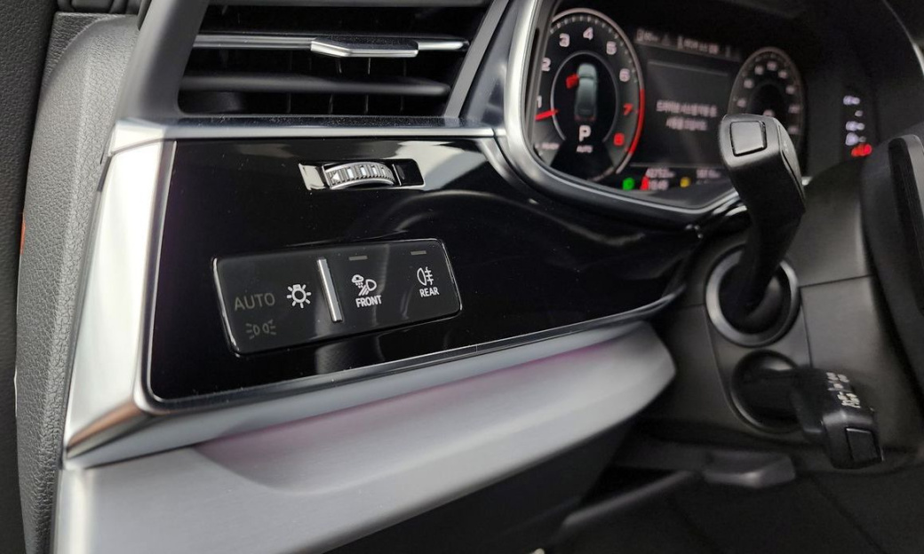 Audi Q7 55 TFSI Quattro Premium, 2023