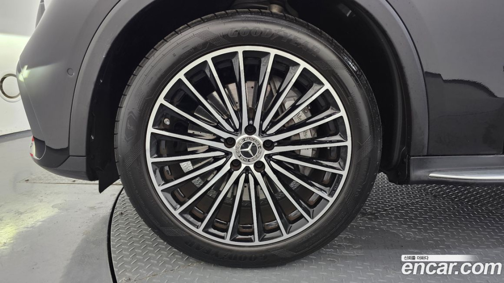 Mercedes-Benz GLC-Class GLC300 4MATIC AMG Line, 2024