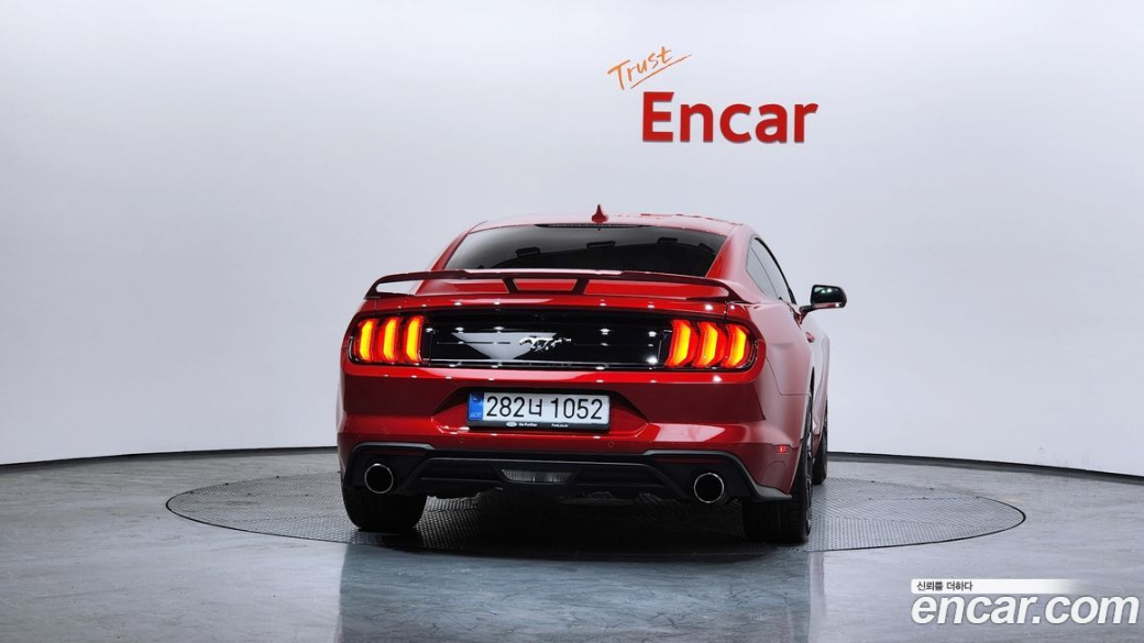 Ford Mustang Coupe, 2022