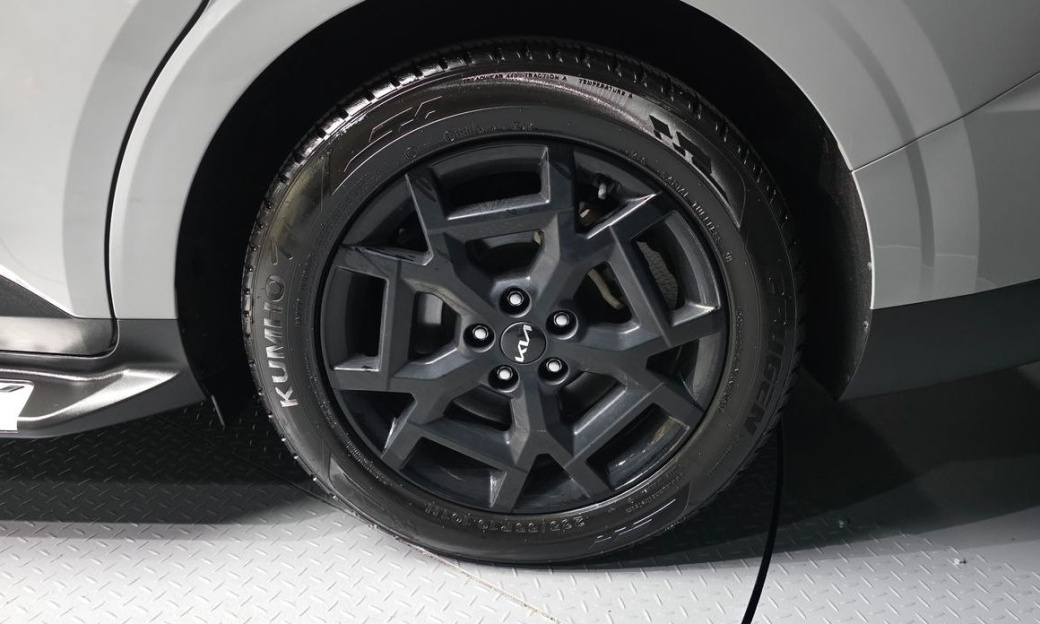 Kia Carnival 9-Seater Gravity, 2024