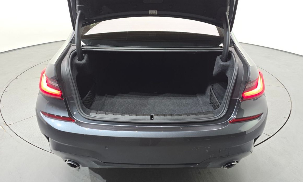 BMW 3-Series 320i M Sport, 2022