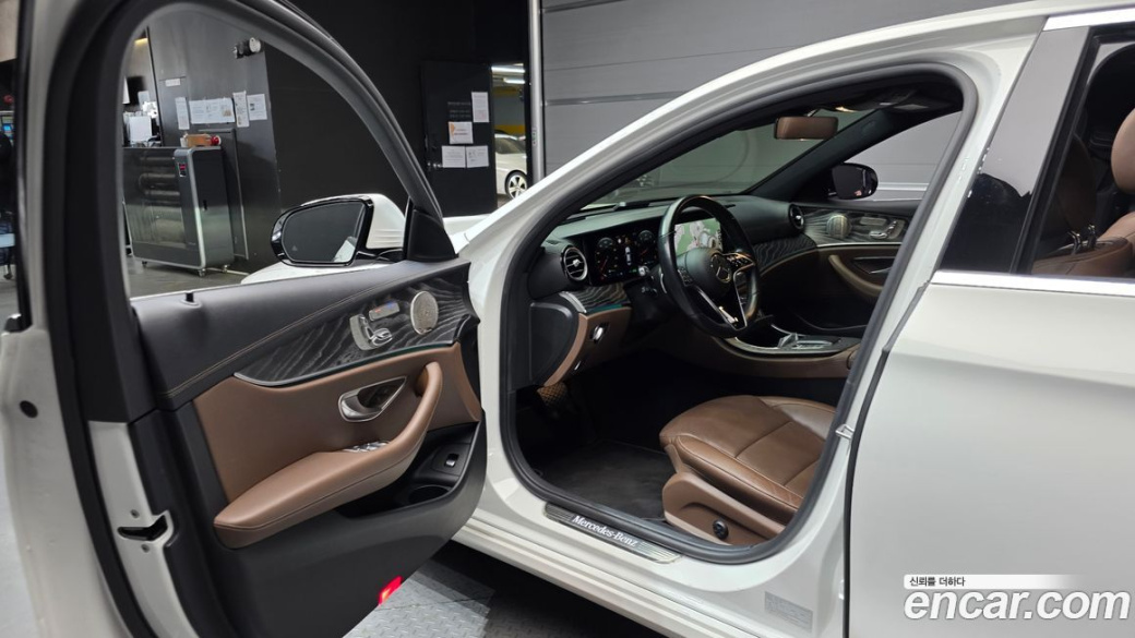 Mercedes-Benz E-Class E350 4MATIC Avantgarde, 2022