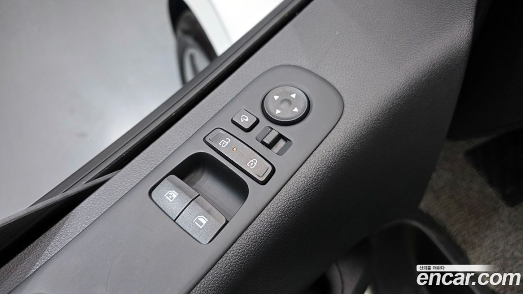 Hyundai Staria 4WD Tourer 9-Seater, 2025