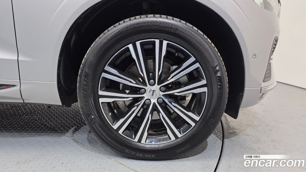 Volvo XC60 B5 Inscription, 2022