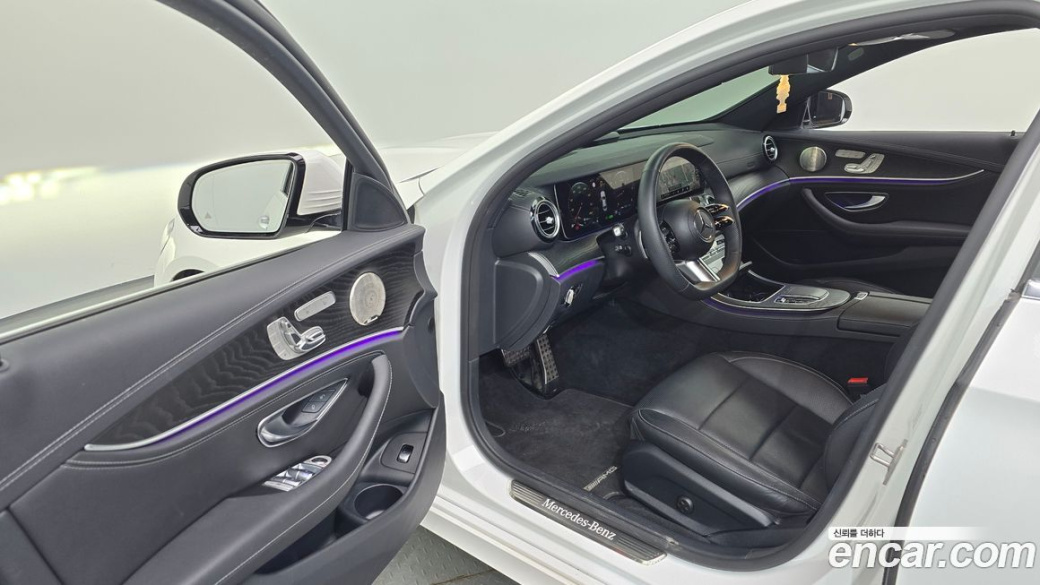 Mercedes-Benz E-Class E220d 4MATIC AMG Line, 2023