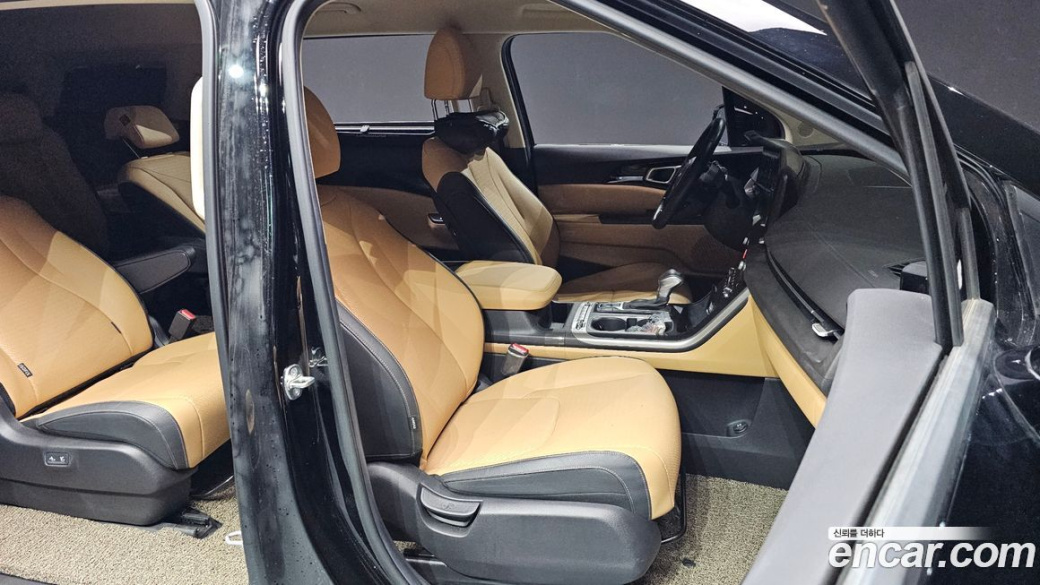 Kia Carnival 9-Seater Prestige, 2023