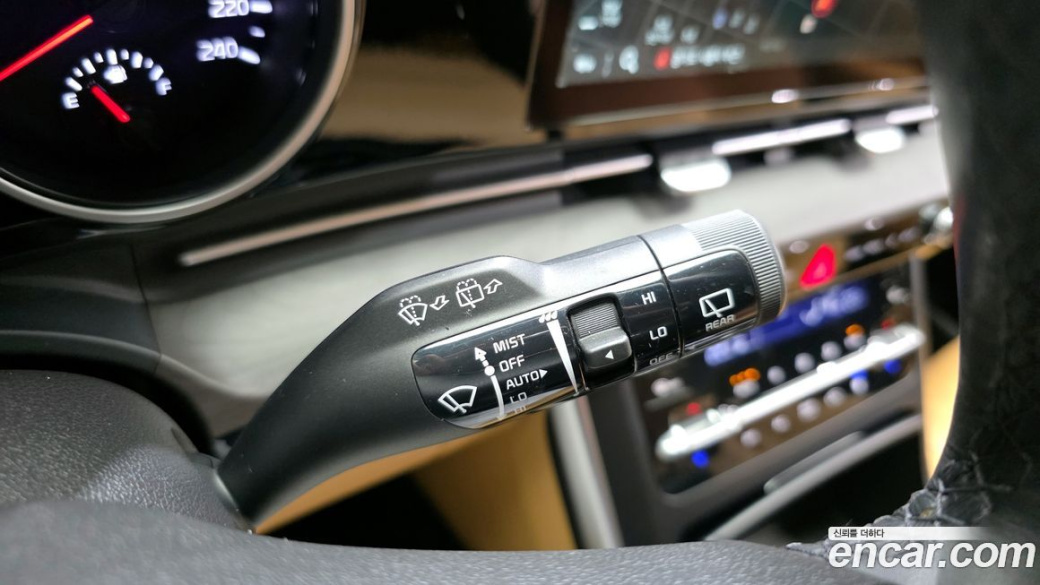 Kia Carnival 9-Seater Prestige, 2023