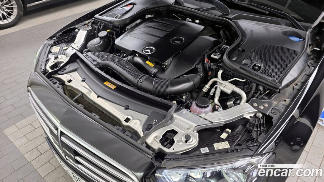 Mercedes-Benz E-Class E350 4MATIC Exclusive, 2023