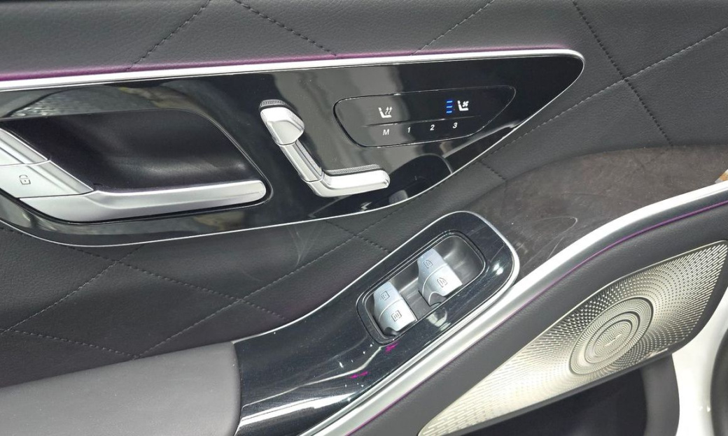 Mercedes-Benz S-Class S500 4MATIC, 2024