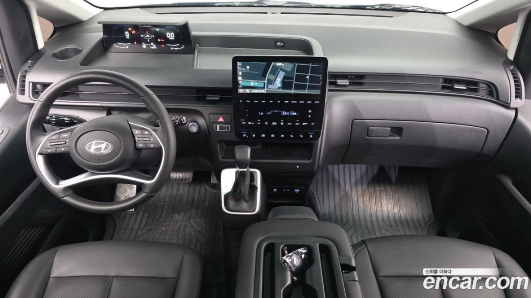 Hyundai Staria Tourer 9-Seater, 2025