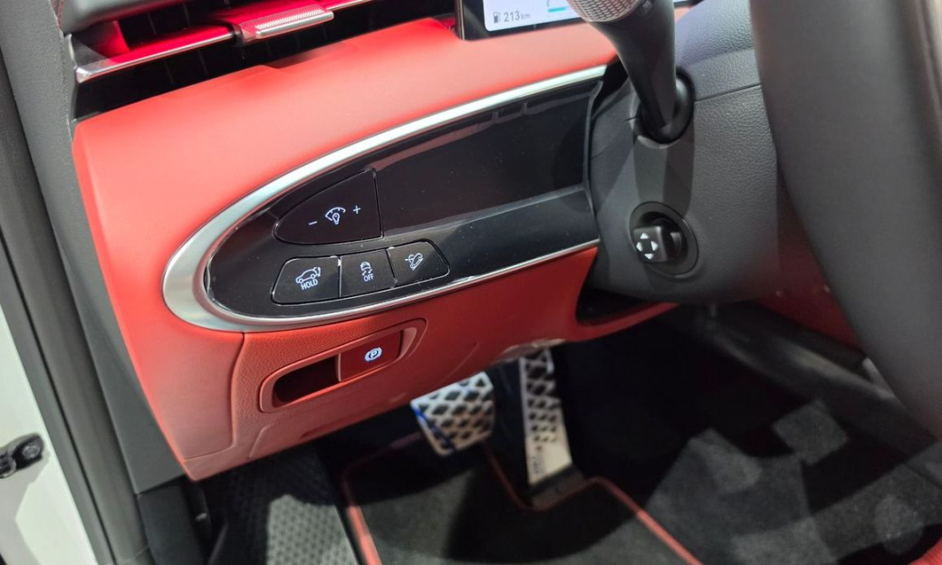 Genesis GV70 2.5T Gasoline 2WD, 2025