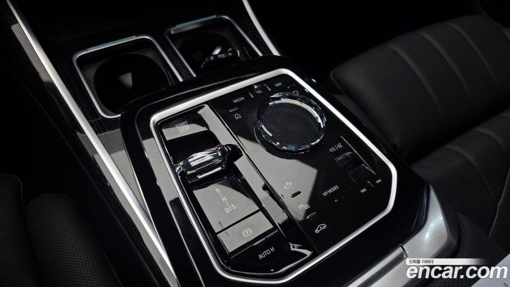 BMW 7-Series 740i xDrive M Sport, 2025