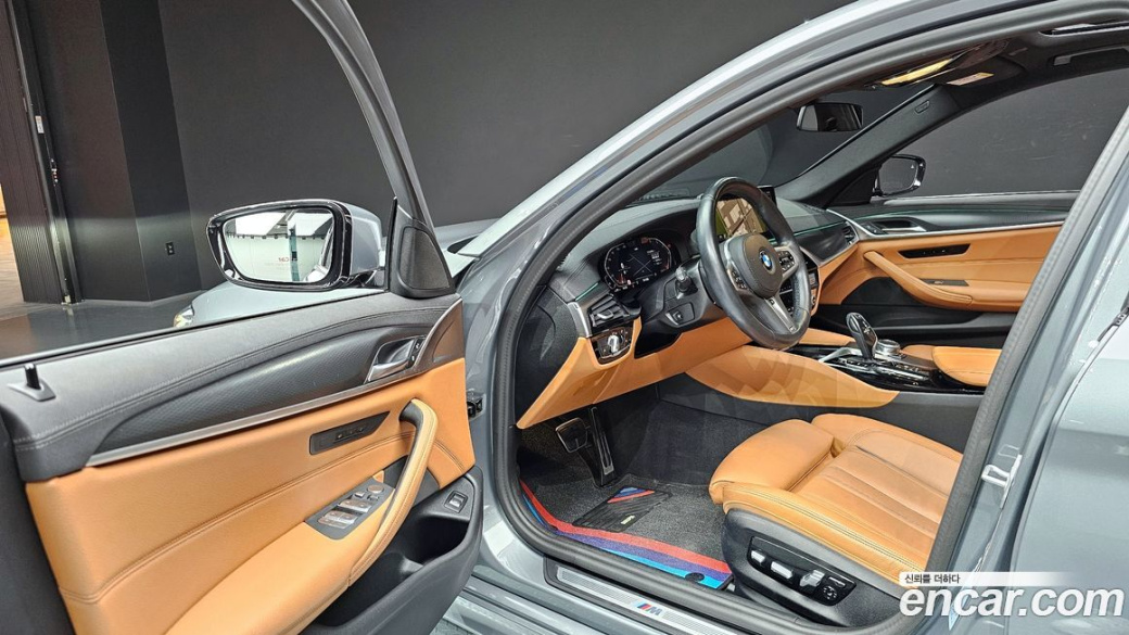 BMW 5-Series 520i M Sport, 2023