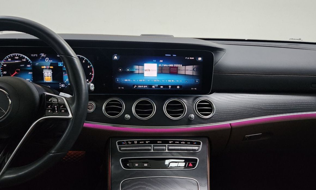 Mercedes-Benz E-Class E250 AMG Line, 2023