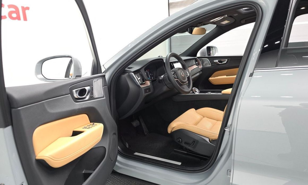 Volvo XC60 B6 Ultimate Bright, 2024