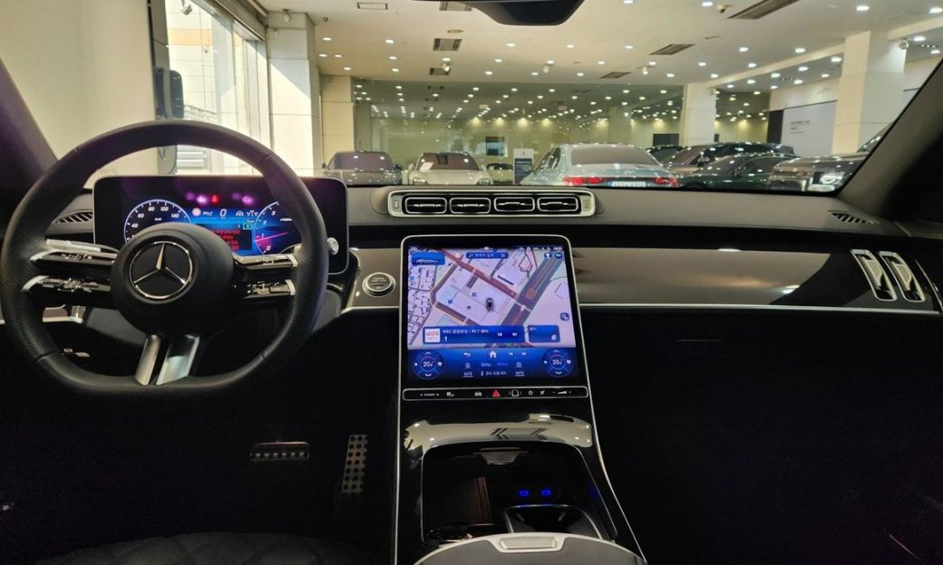 Mercedes-Benz S-Class S500L 4MATIC, 2025