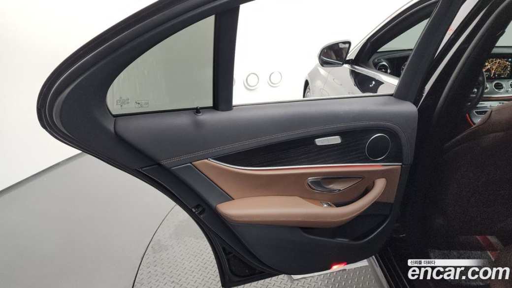 Mercedes-Benz E-Class E250 AMG Line, 2023