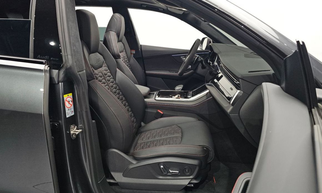 Audi RSQ8 4.0 TFSI Quattro Performance, 2025