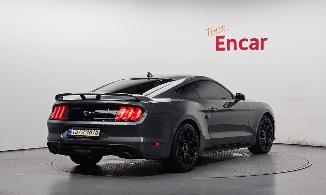 Ford Mustang Coupe, 2022