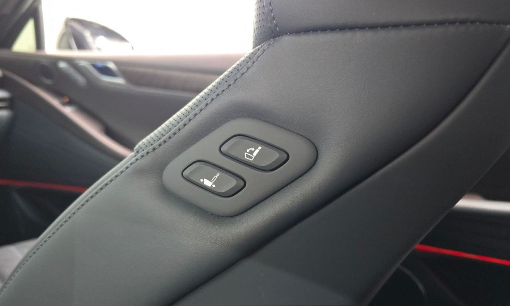 Genesis G80 Gasoline 2.5 Turbo AWD, 2025