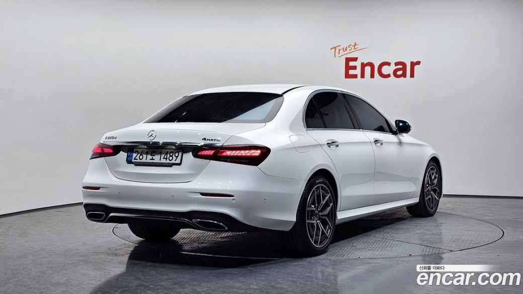 Mercedes-Benz E-Class E220d 4MATIC AMG Line, 2022