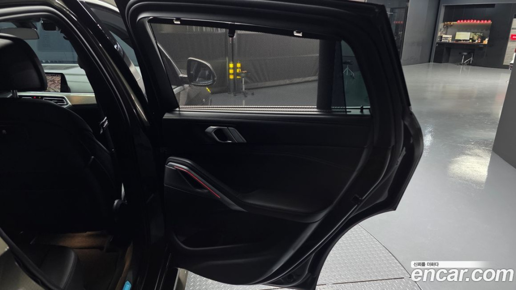 BMW X6 xDrive40i M Sport, 2022