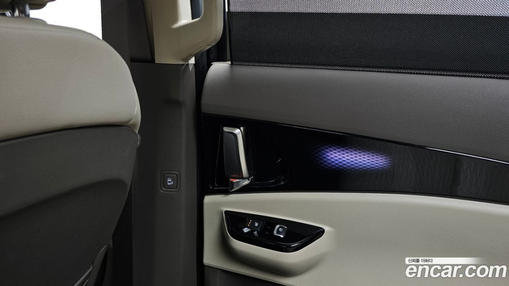 Kia Carnival 9-Seater Signature, 2023