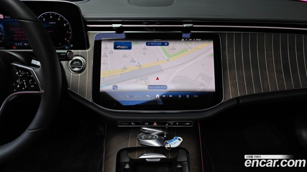 Mercedes-Benz E-Class E300 4MATIC Exclusive, 2025