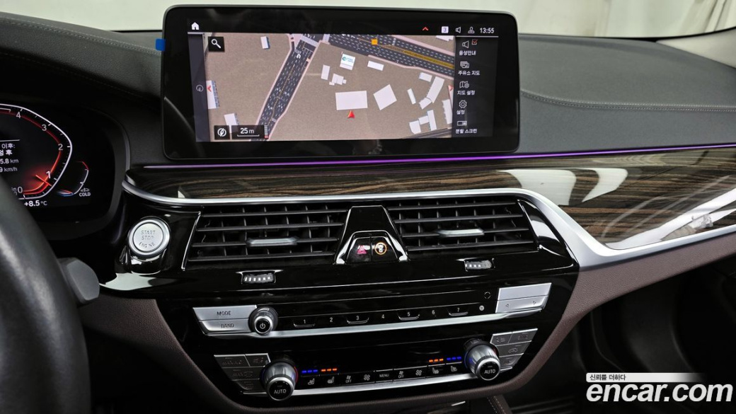 BMW 5-Series 523d Luxury, 2022