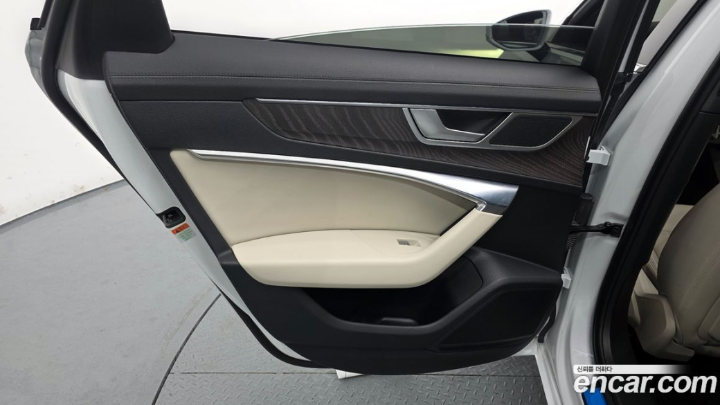Audi A6 45 TFSI Quattro Premium, 2023