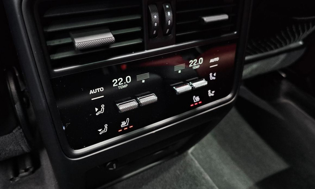 Porsche Cayenne 3.0, 2024