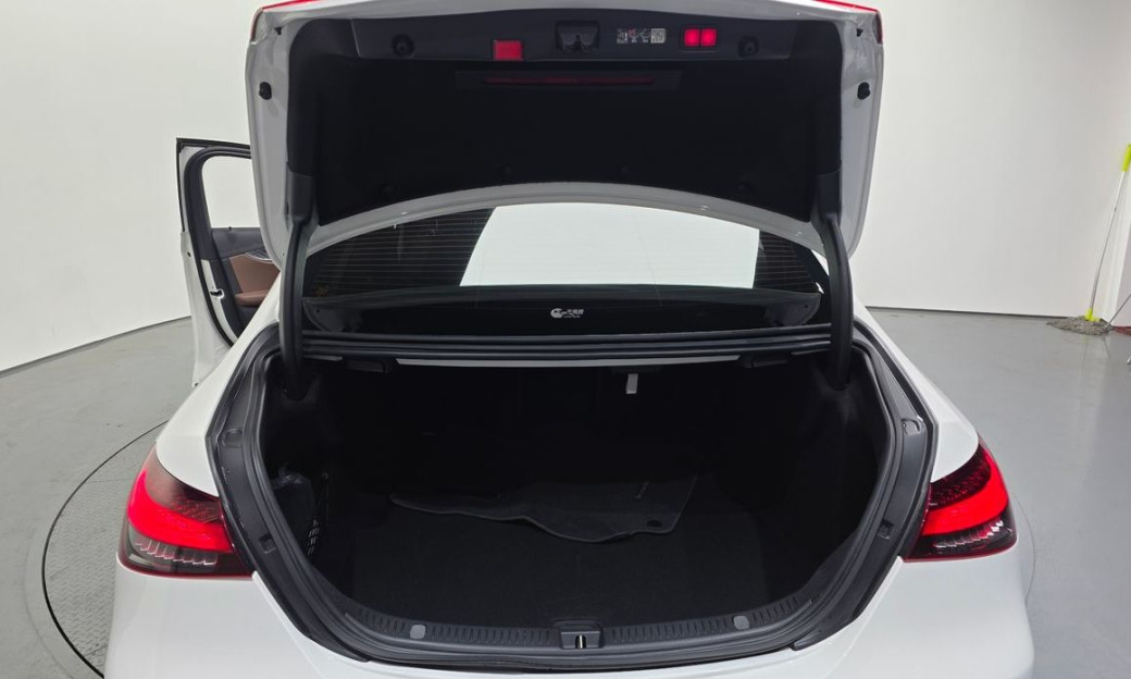 Mercedes-Benz E-Class E350 4MATIC Exclusive, 2023