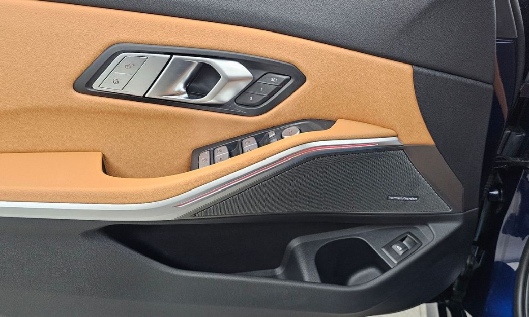 BMW 3-Series 320i M Sport, 2025
