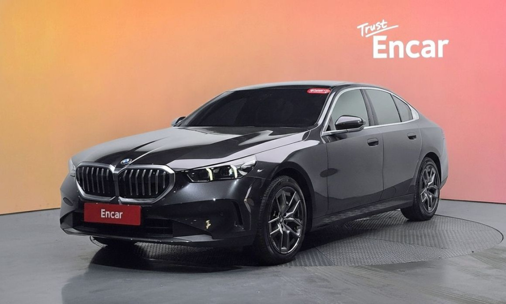 BMW 5-Series 520i, 2025