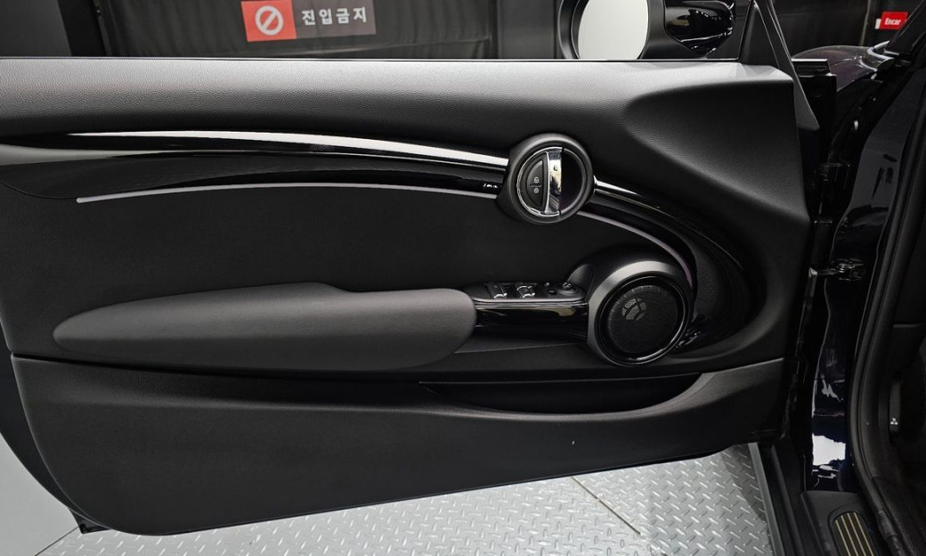 Mini Cooper Convertible Resolute Edition, 2024