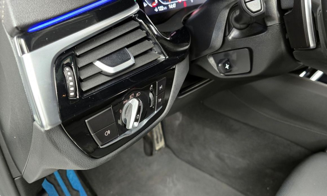 BMW 5-Series 530i xDrive M Sport Package, 2023
