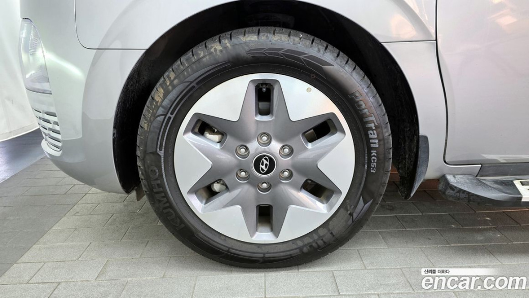 Hyundai Staria Tourer 9-Seater, 2023