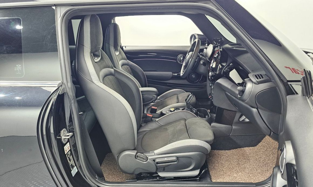 Mini Cooper JCW, 2024