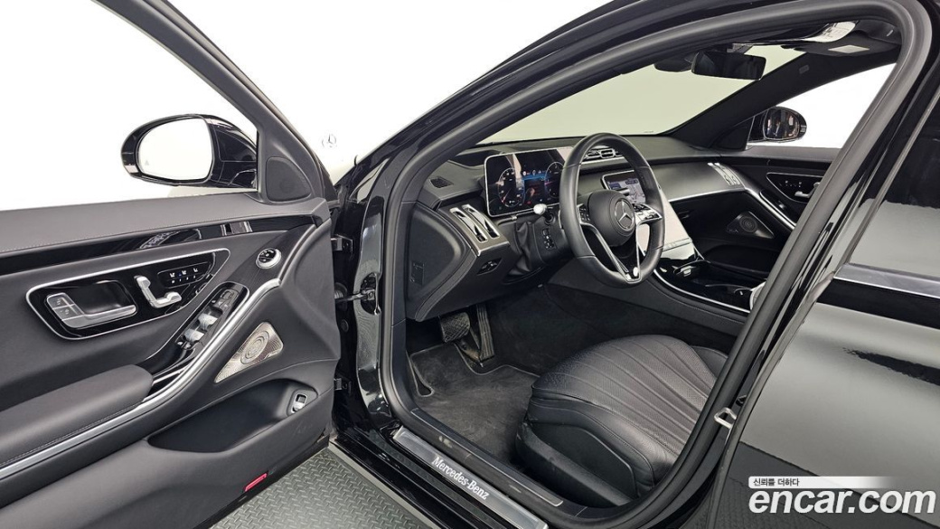 Mercedes-Benz S-Class S350 d 4MATIC, 2025