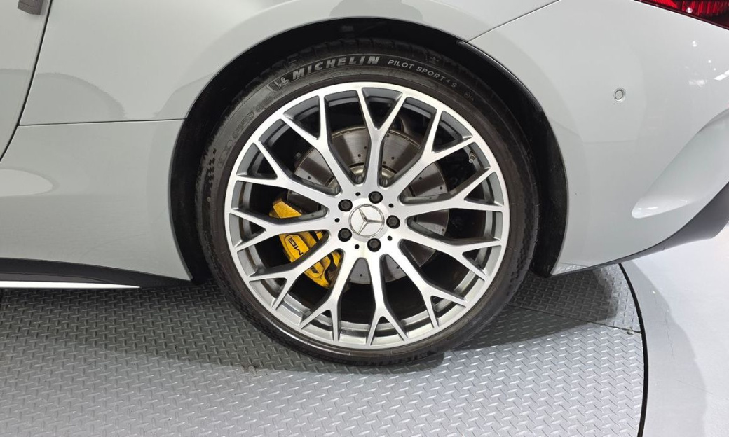 Mercedes-Benz SL-Class AMG SL63 4MATIC+, 2023