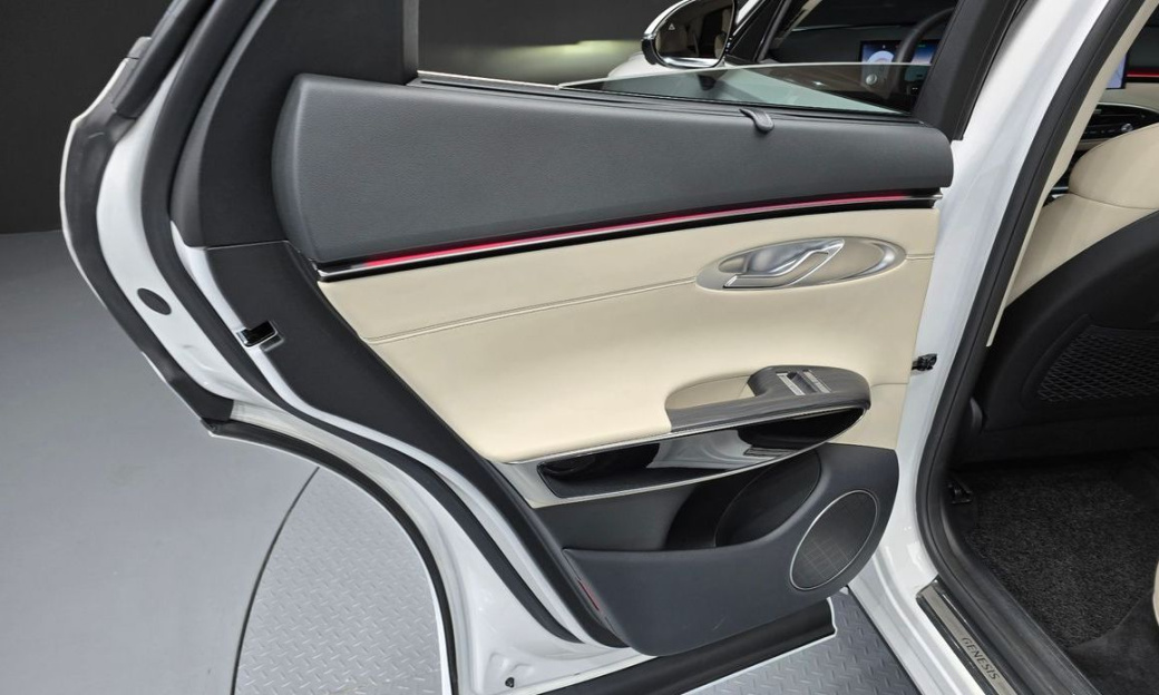 Genesis GV70 2.5T Gasoline 2WD, 2025
