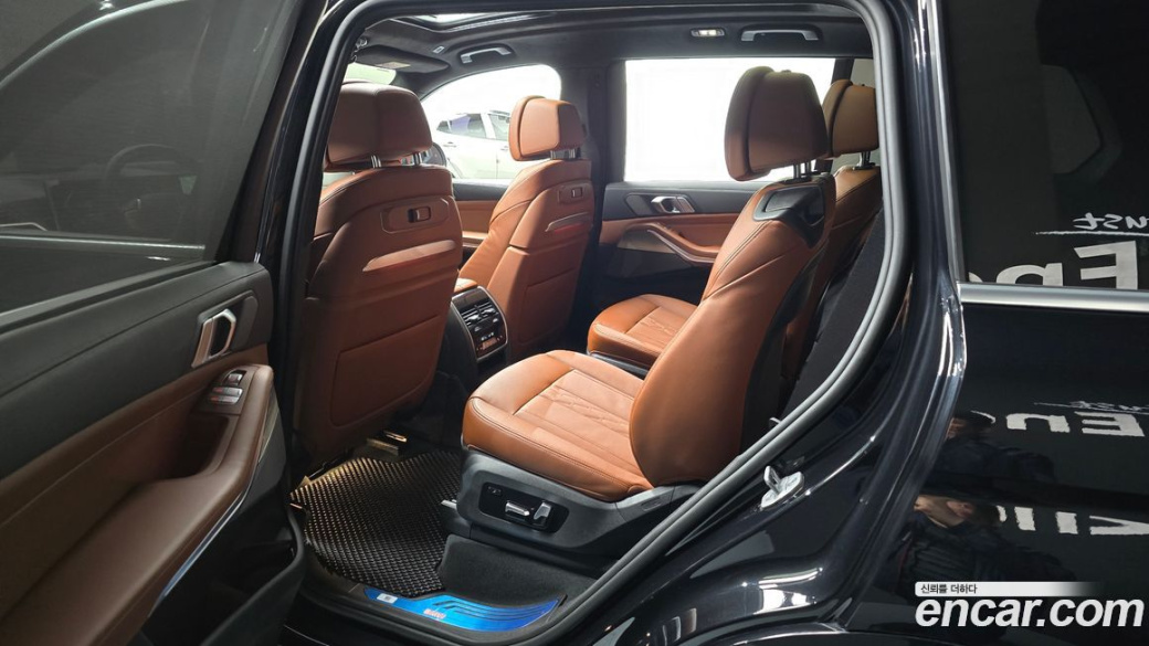 BMW X7 xDrive 40i Design Pure Excellence 6-Seater, 2025