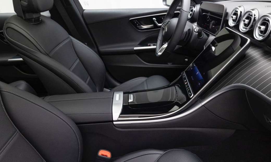 Mercedes-Benz C-Class C200 Avantgarde, 2025