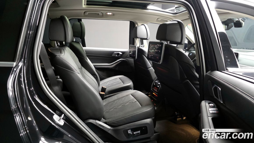BMW X7 xDrive 40i Design Pure Excellence 6-Seater, 2022