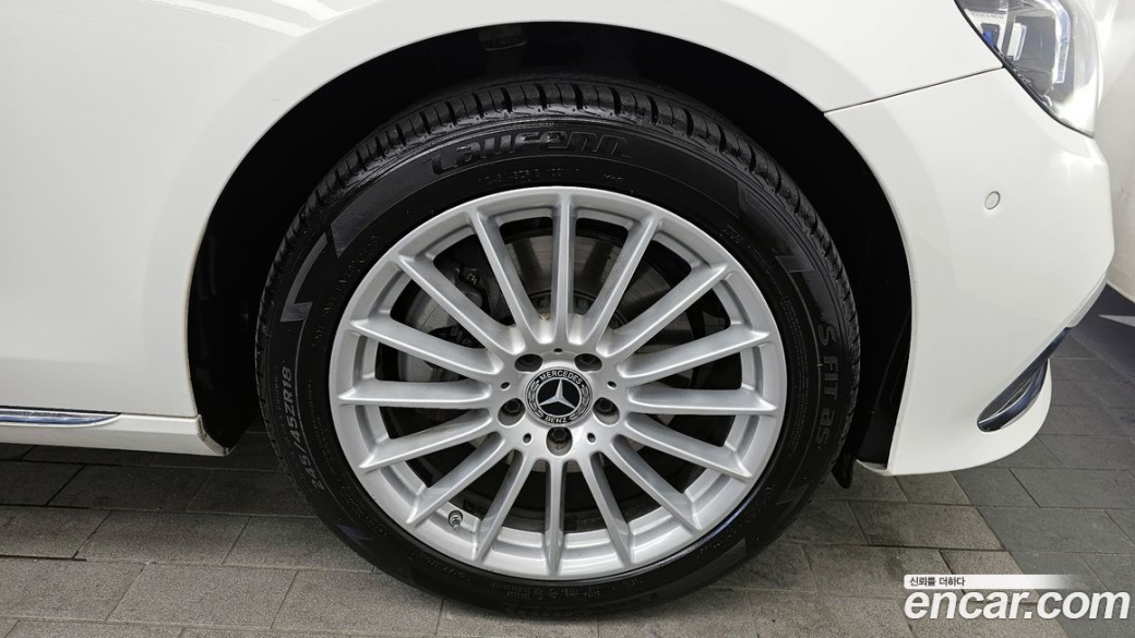 Mercedes-Benz E-Class E220d 4MATIC Exclusive, 2023