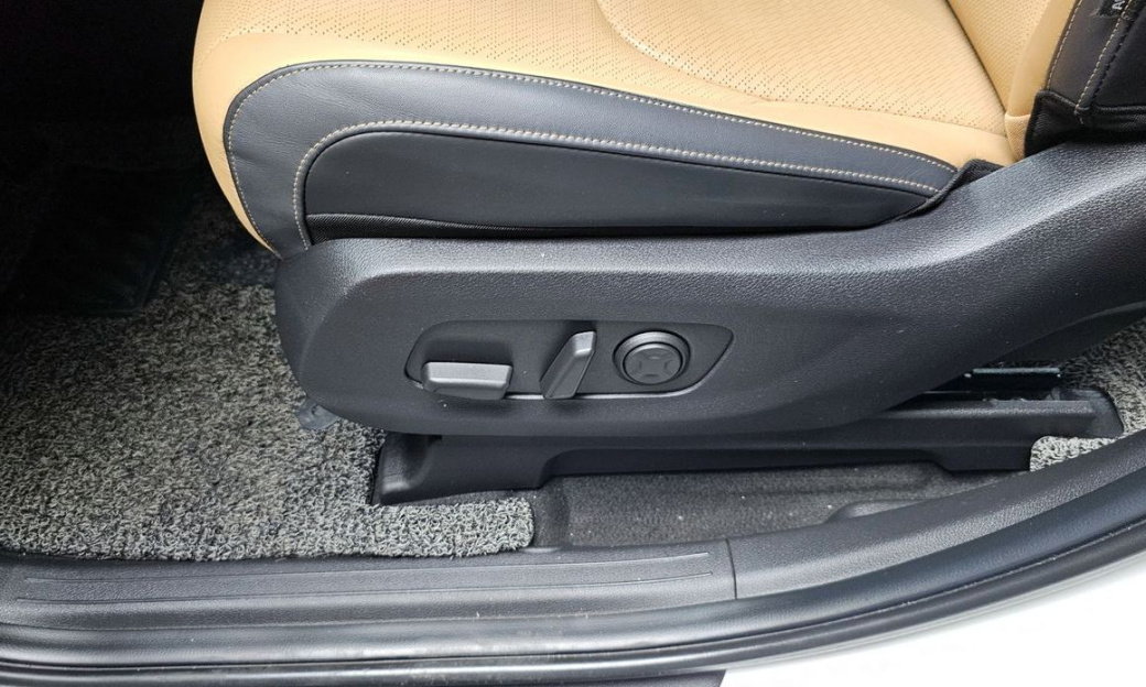 Kia Carnival 9-Seater Signature, 2023