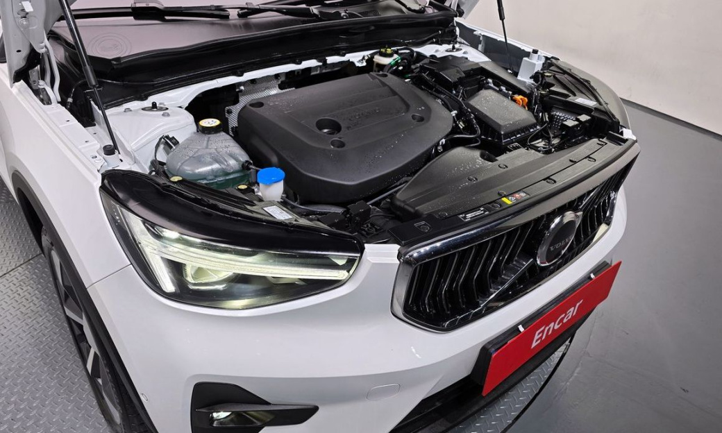Volvo XC40 B4 Ultra Bright, 2024