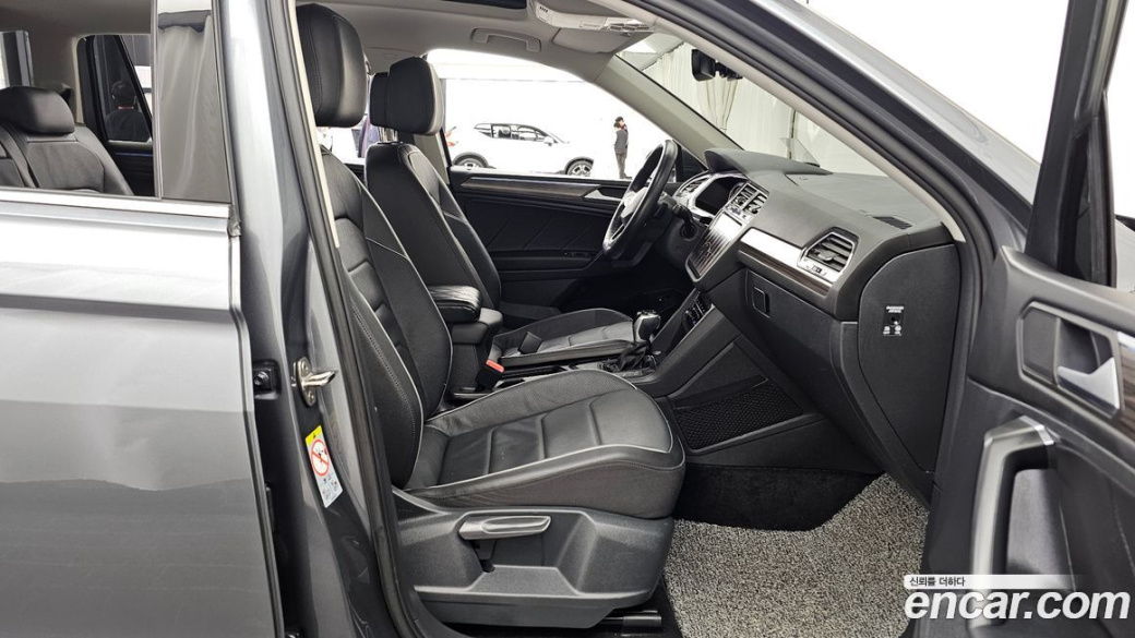 Volkswagen Tiguan 2.0 TSI Prestige, 2023
