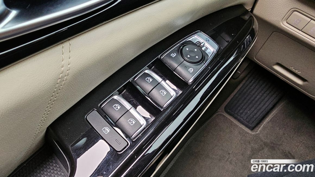 Kia Carnival 9-Seater Signature, 2022