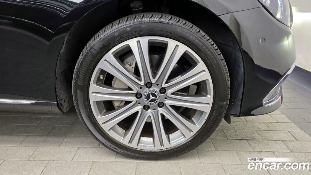 Mercedes-Benz E-Class E350 4MATIC Exclusive, 2023